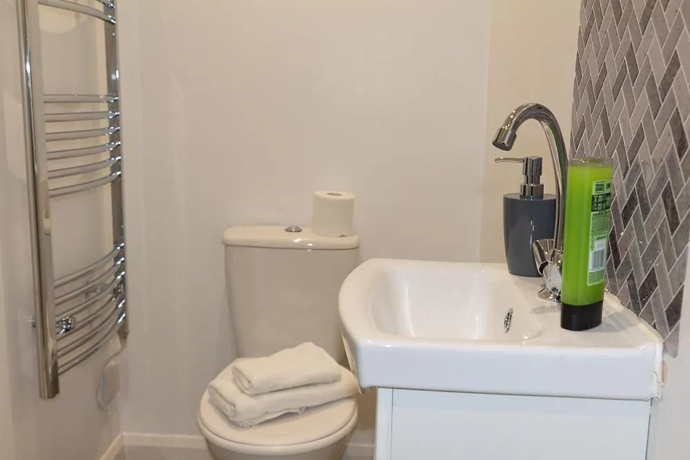 Vion Apartment - King Suites Aberdeen 0*,